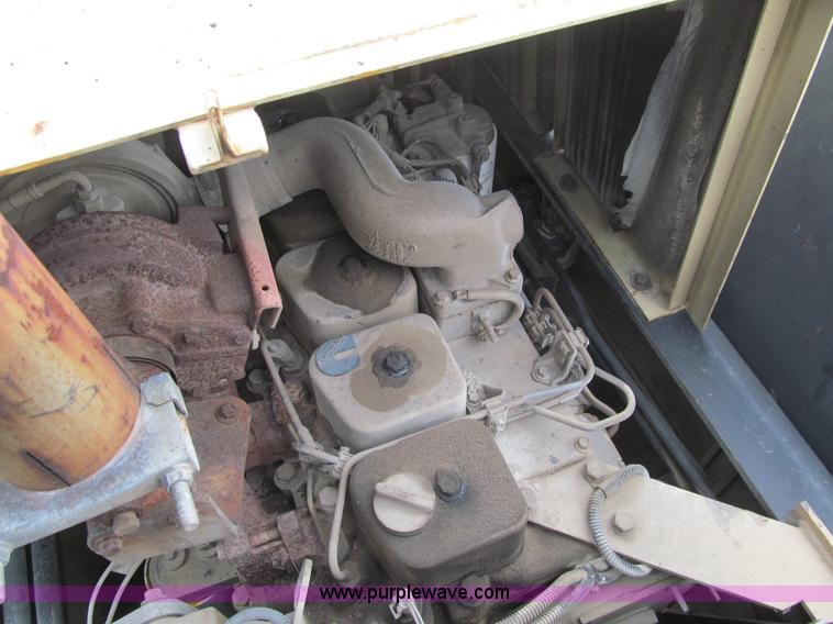 image for item K5513 2005 Ingersoll Rand PF4410 asphalt paver