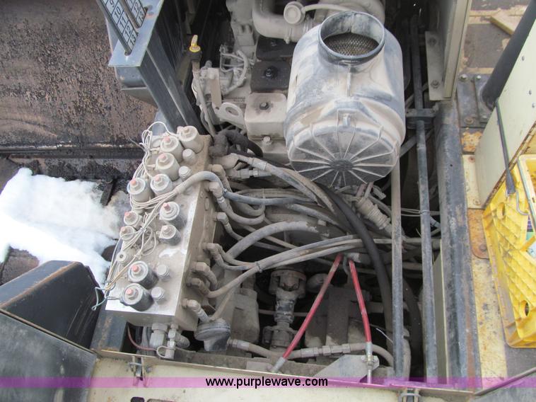 image for item K5513 2005 Ingersoll Rand PF4410 asphalt paver