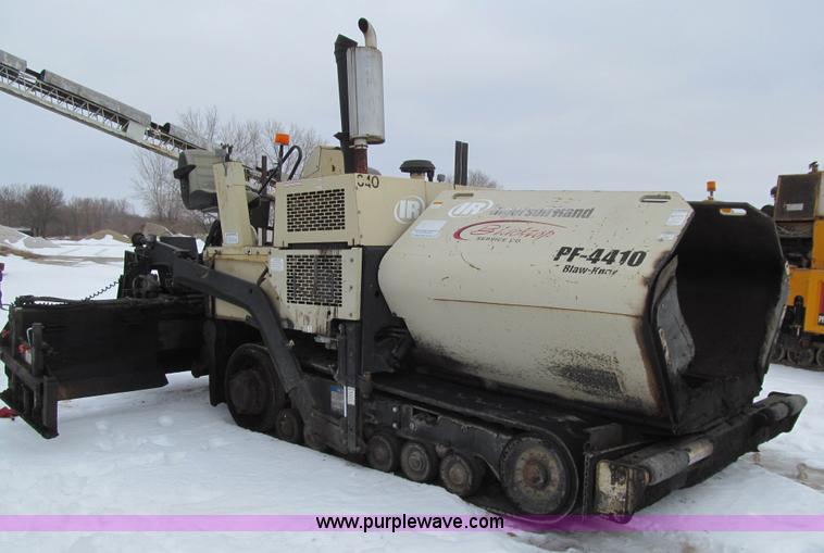image for item K5513 2005 Ingersoll Rand PF4410 asphalt paver