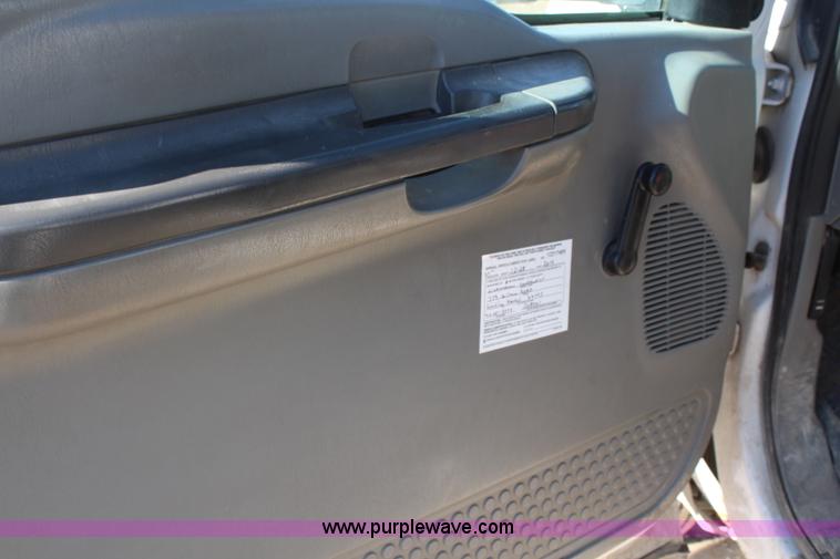 image for item K7143 2004 Ford F550 XL service truck