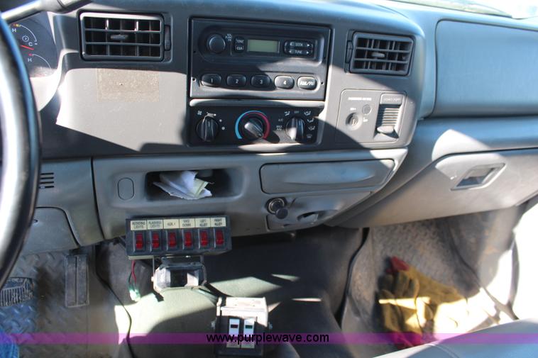 image for item K7143 2004 Ford F550 XL service truck