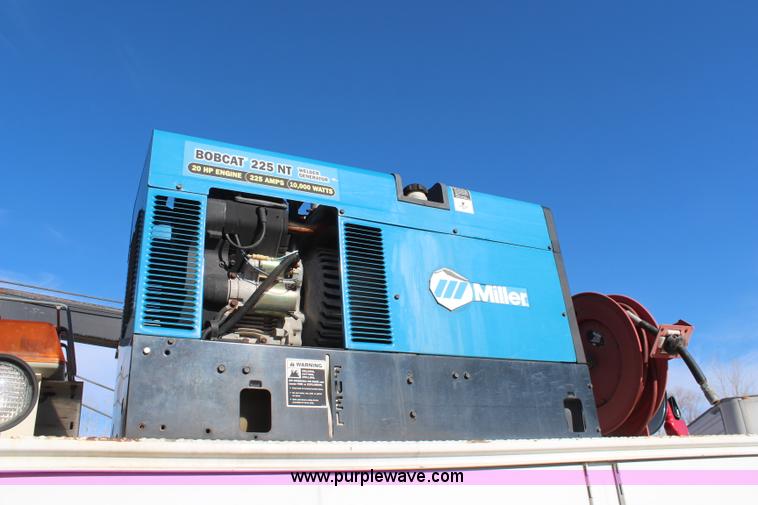 image for item K7143 2004 Ford F550 XL service truck