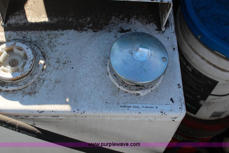 image for item K7143 2004 Ford F550 XL service truck