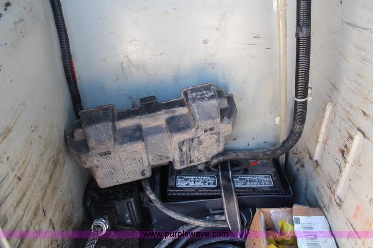 image for item K7143 2004 Ford F550 XL service truck