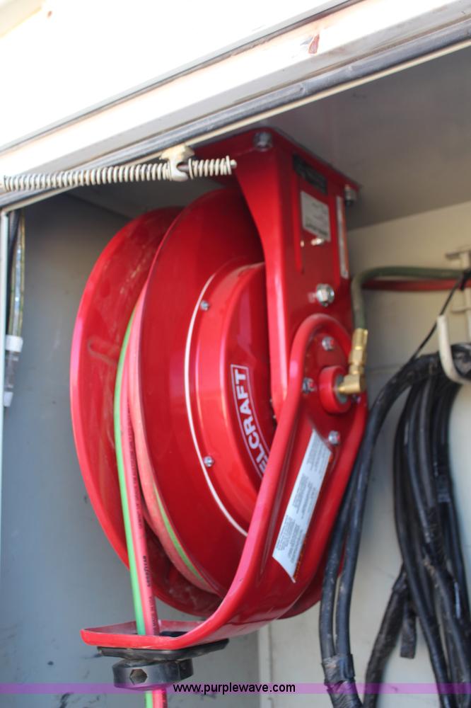 image for item K7143 2004 Ford F550 XL service truck