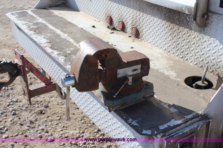 image for item K7143 2004 Ford F550 XL service truck