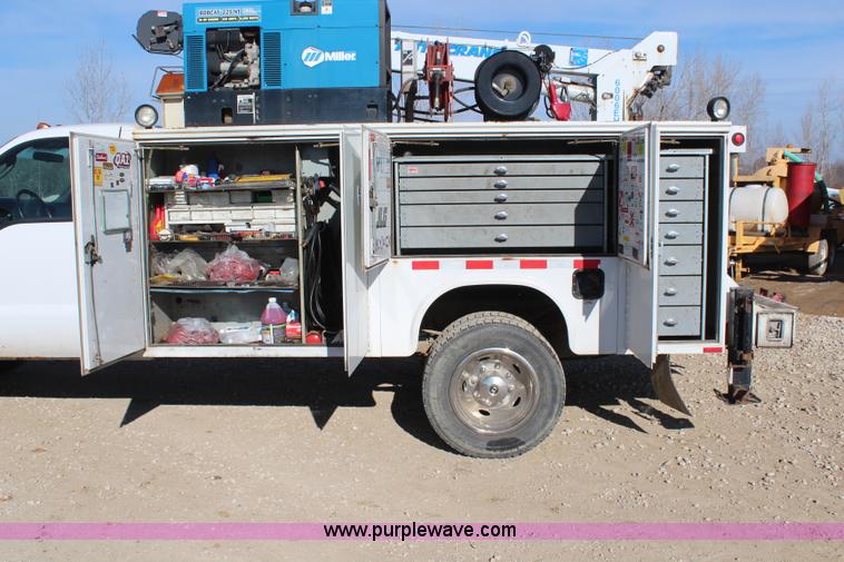 image for item K7143 2004 Ford F550 XL service truck