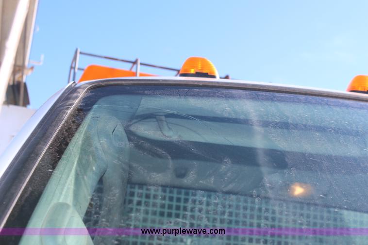 image for item K7143 2004 Ford F550 XL service truck