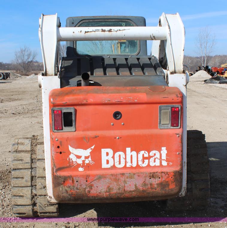 image for item K7146 2006 Bobcat T300 skid steer