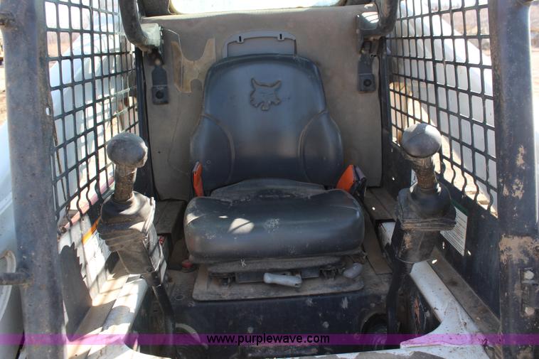 image for item K7146 2006 Bobcat T300 skid steer