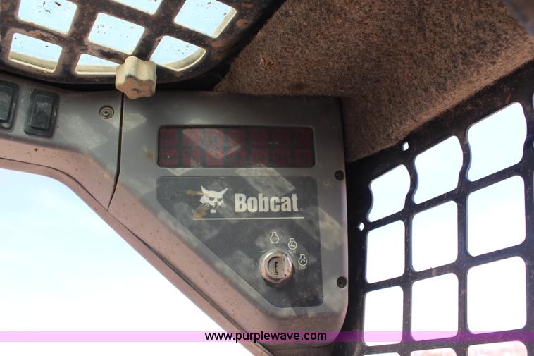 image for item K7146 2006 Bobcat T300 skid steer