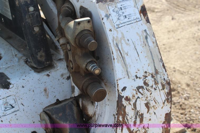 image for item K7146 2006 Bobcat T300 skid steer