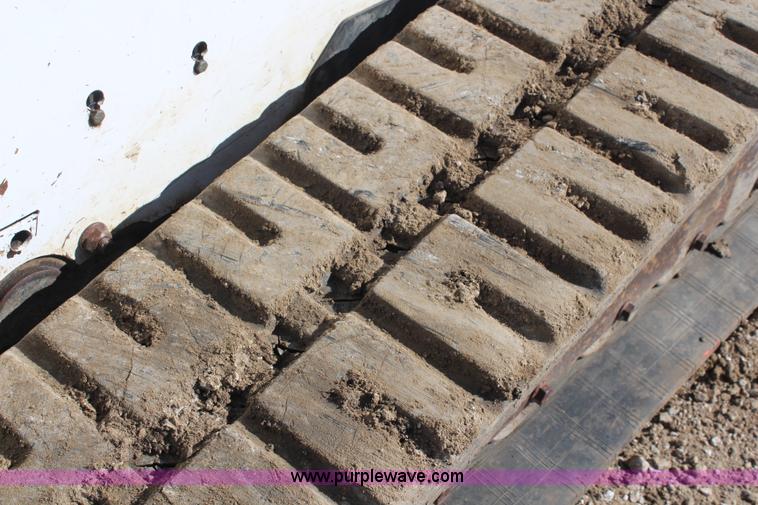 image for item K7146 2006 Bobcat T300 skid steer