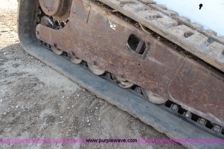 image for item K7146 2006 Bobcat T300 skid steer