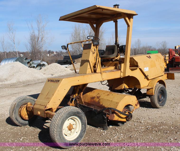 image for item K7147 Waldon 1000 sweeper