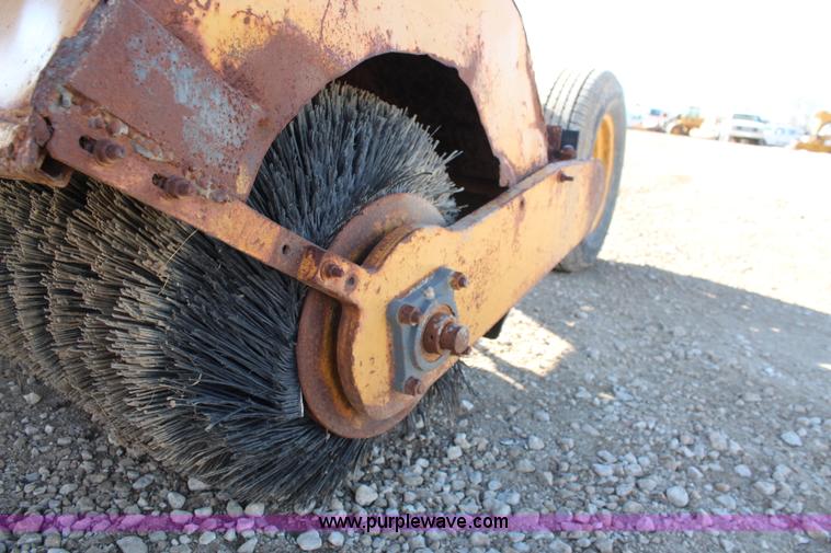 image for item K7147 Waldon 1000 sweeper
