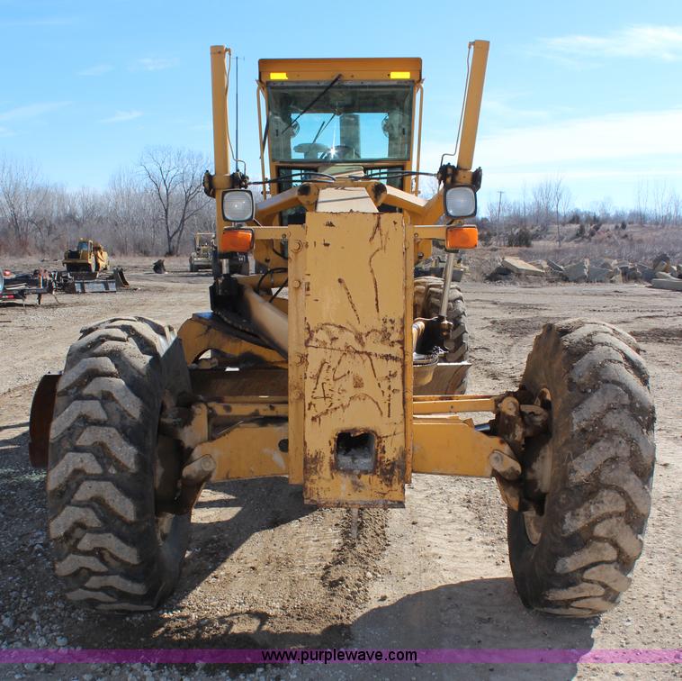 image for item K7148 1997 John Deere 770BH articulated motor grader