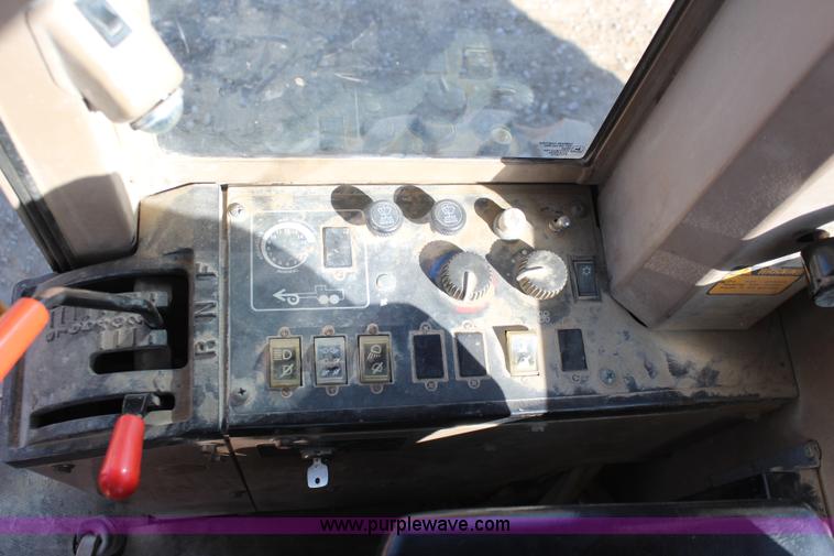 image for item K7148 1997 John Deere 770BH articulated motor grader