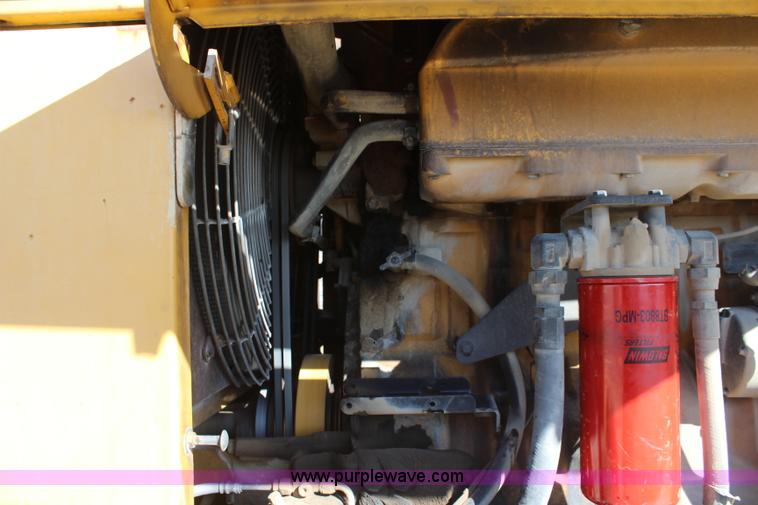 image for item K7148 1997 John Deere 770BH articulated motor grader