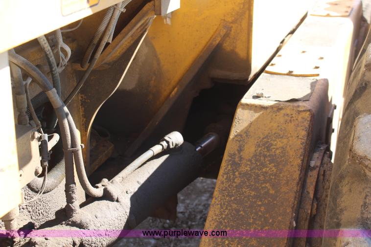 image for item K7148 1997 John Deere 770BH articulated motor grader