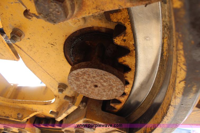 image for item K7148 1997 John Deere 770BH articulated motor grader