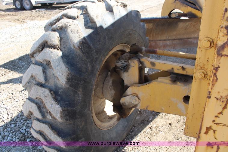 image for item K7148 1997 John Deere 770BH articulated motor grader