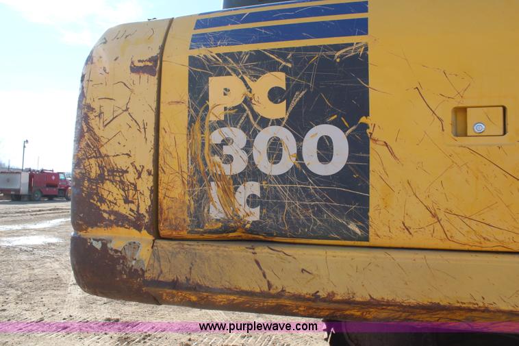 image for item K7150 2004 Komatsu PC300LC excavator