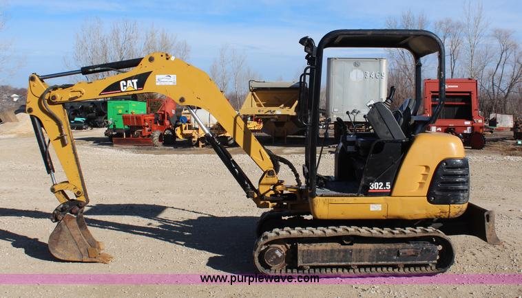 image for item K7157 2005 Caterpillar 302.5 compact excavator