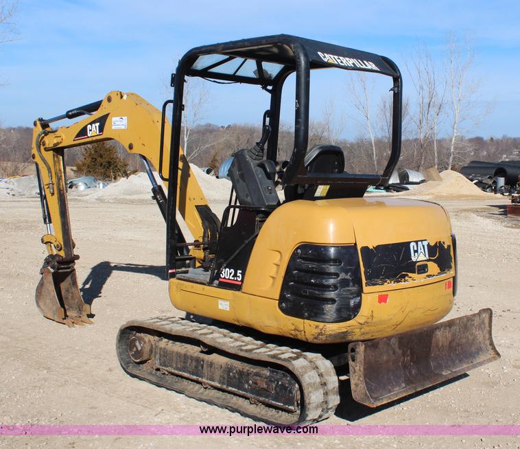 image for item K7157 2005 Caterpillar 302.5 compact excavator