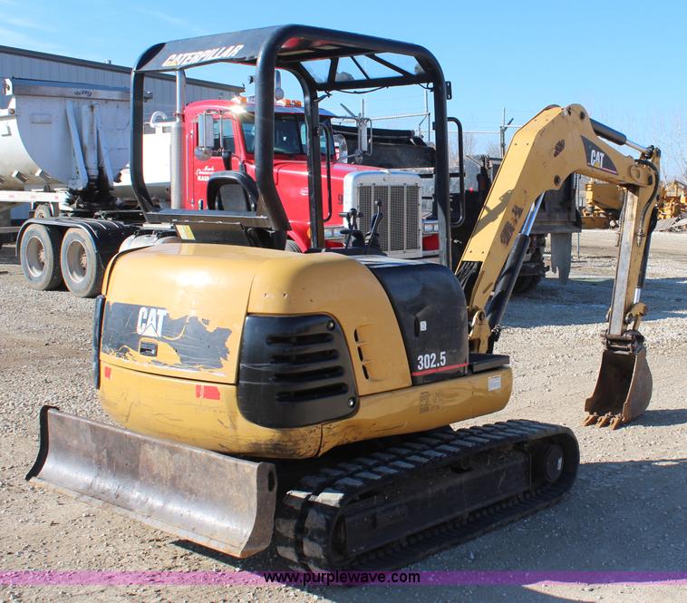 image for item K7157 2005 Caterpillar 302.5 compact excavator