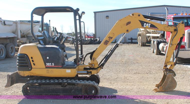 image for item K7157 2005 Caterpillar 302.5 compact excavator