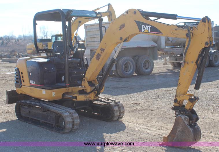 image for item K7157 2005 Caterpillar 302.5 compact excavator