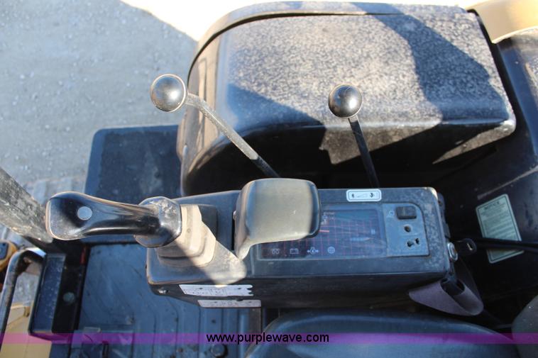 image for item K7157 2005 Caterpillar 302.5 compact excavator