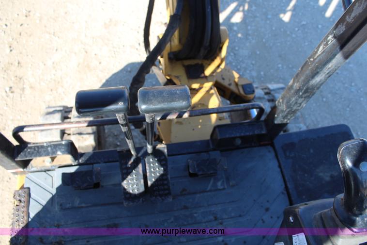 image for item K7157 2005 Caterpillar 302.5 compact excavator