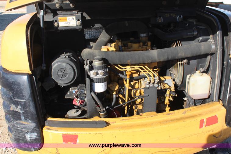 image for item K7157 2005 Caterpillar 302.5 compact excavator