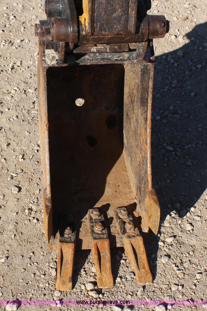 image for item K7157 2005 Caterpillar 302.5 compact excavator