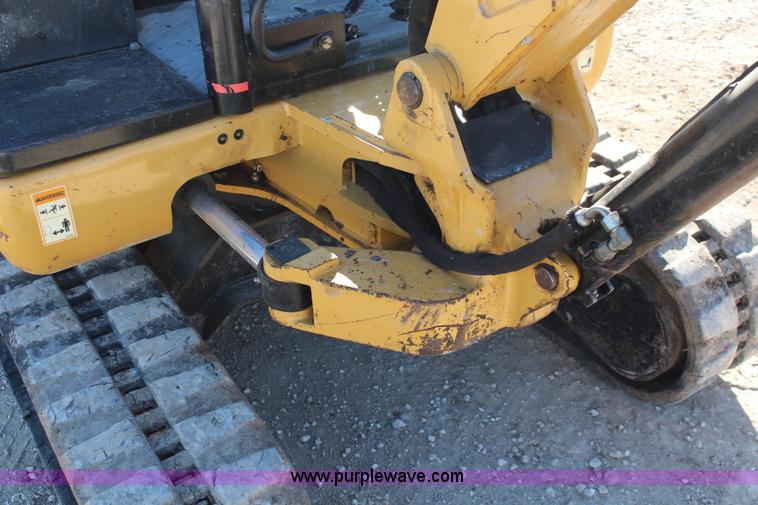 image for item K7157 2005 Caterpillar 302.5 compact excavator