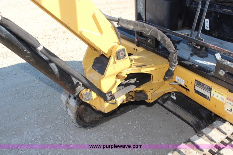 image for item K7157 2005 Caterpillar 302.5 compact excavator