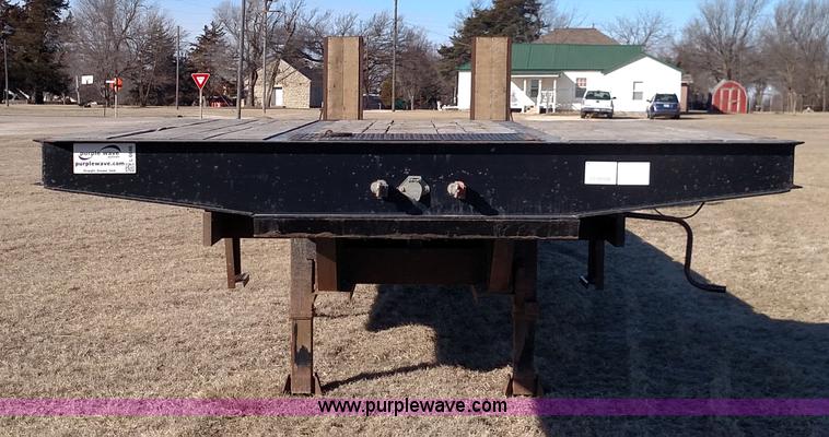 image for item L6646 2008 Kaufman equipment trailer