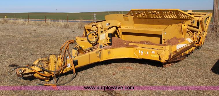 image for item L6673 John Deere 1510C scraper