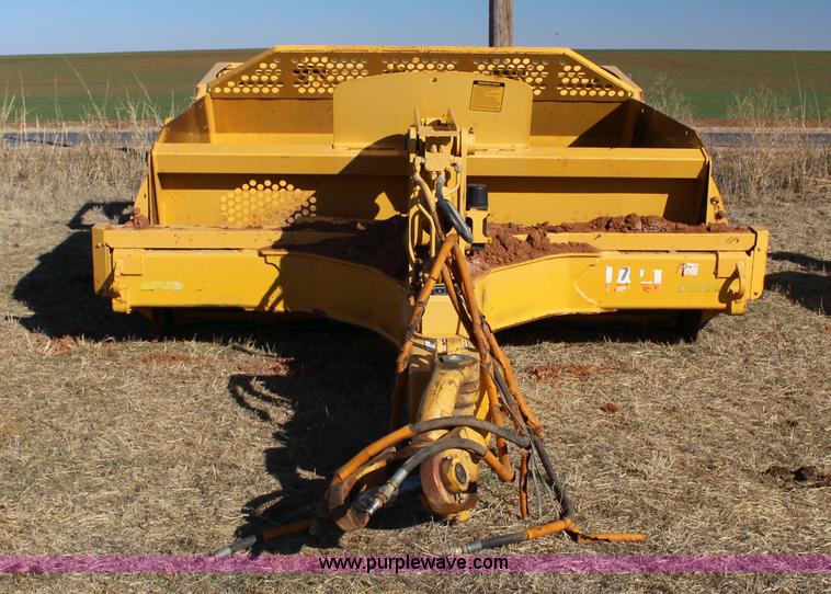 image for item L6673 John Deere 1510C scraper