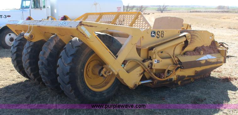 image for item L6673 John Deere 1510C scraper
