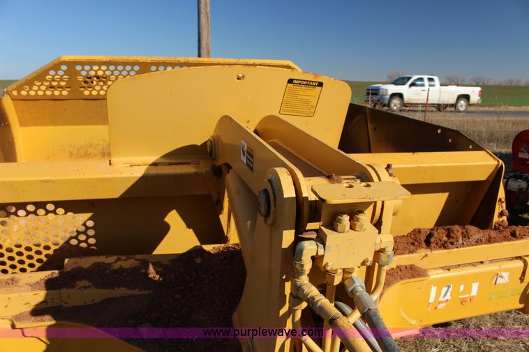 image for item L6673 John Deere 1510C scraper