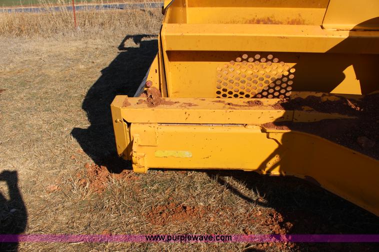 image for item L6673 John Deere 1510C scraper