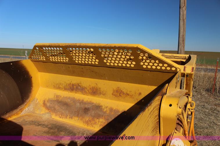 image for item L6673 John Deere 1510C scraper