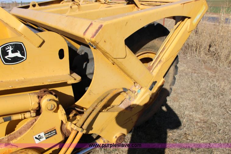 image for item L6673 John Deere 1510C scraper