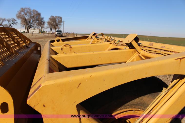 image for item L6673 John Deere 1510C scraper