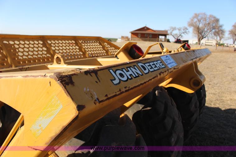 image for item L6673 John Deere 1510C scraper