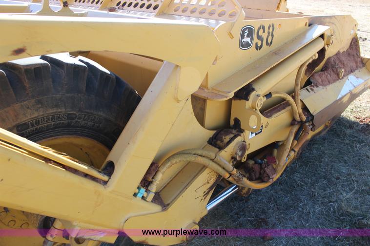 image for item L6673 John Deere 1510C scraper