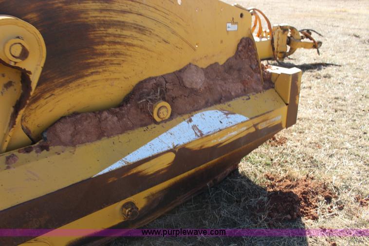 image for item L6673 John Deere 1510C scraper